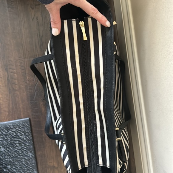 Kate Spade Tote - Picture 6 of 9